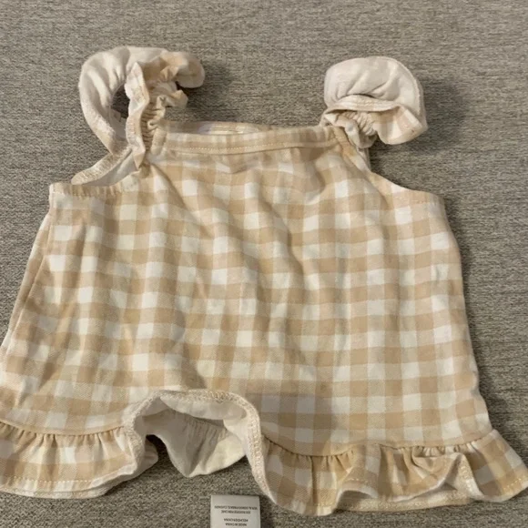 Nicole Miller baby Checkered Top and Ruffled Shorts Set 12 months - Picture 6 of 8